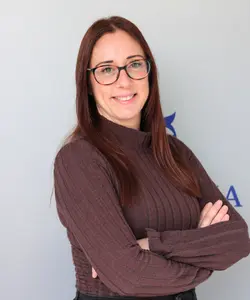 Alicia Granell, especialista en control documental para bajas de automóviles en Sevilla